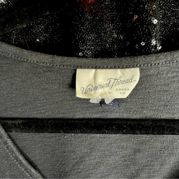 Universal Thread Charcoal Twist Front Tee - Picture 3 of 5